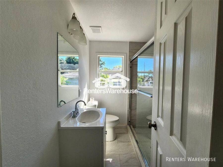 2706 Berry St - Photo 7 of 9