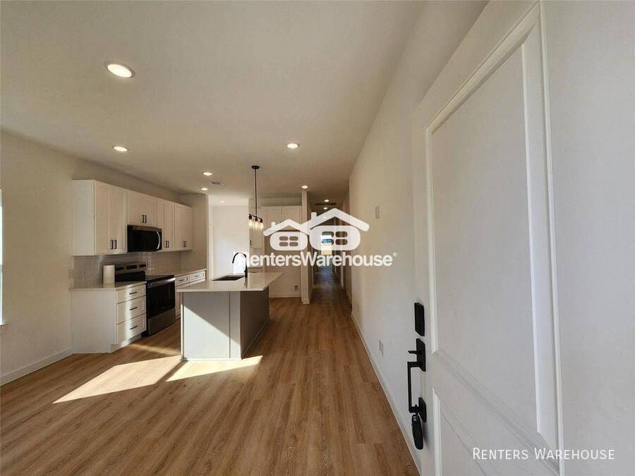 7817 Beckley St - Photo 3 of 18