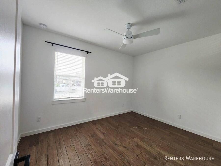8430 Bay Ridge Cir - Photo 2 of 28