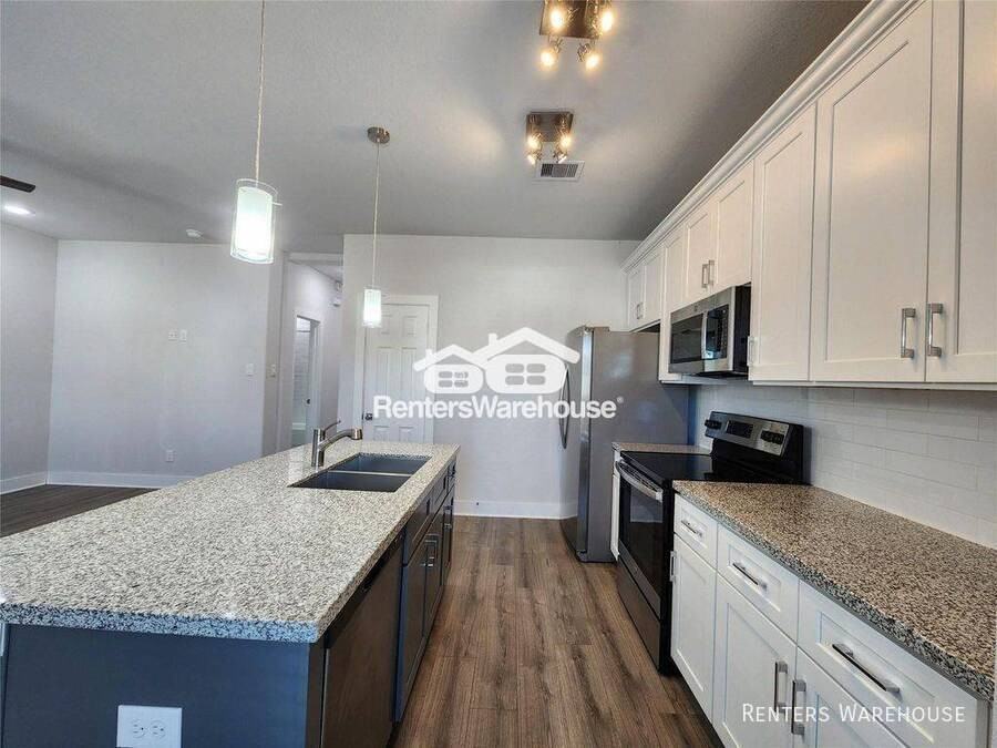 9710 Tuffly St - Photo 5 of 14