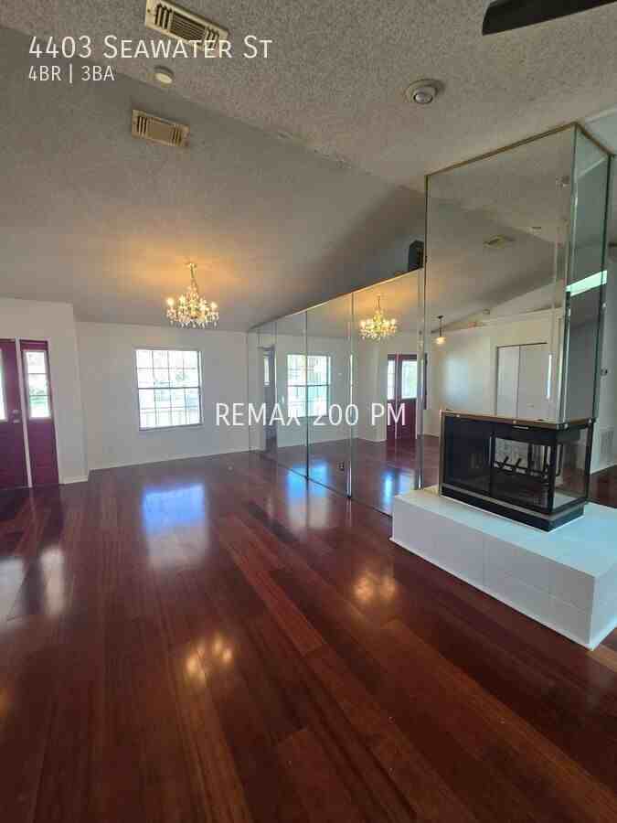4403 Seawater St - Photo 3 of 16