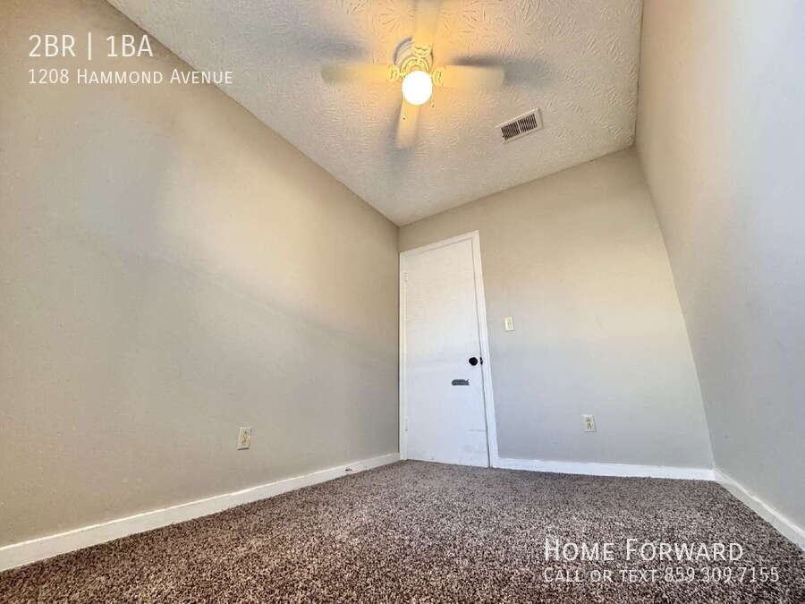 1208 Hammond Ave - Photo 7 of 12