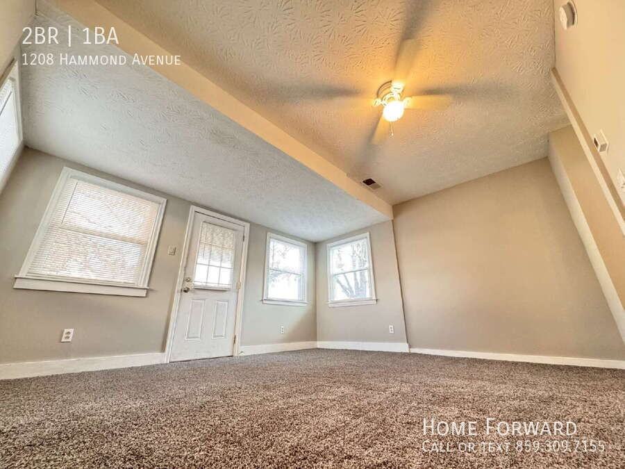 1208 Hammond Ave - Photo 4 of 12