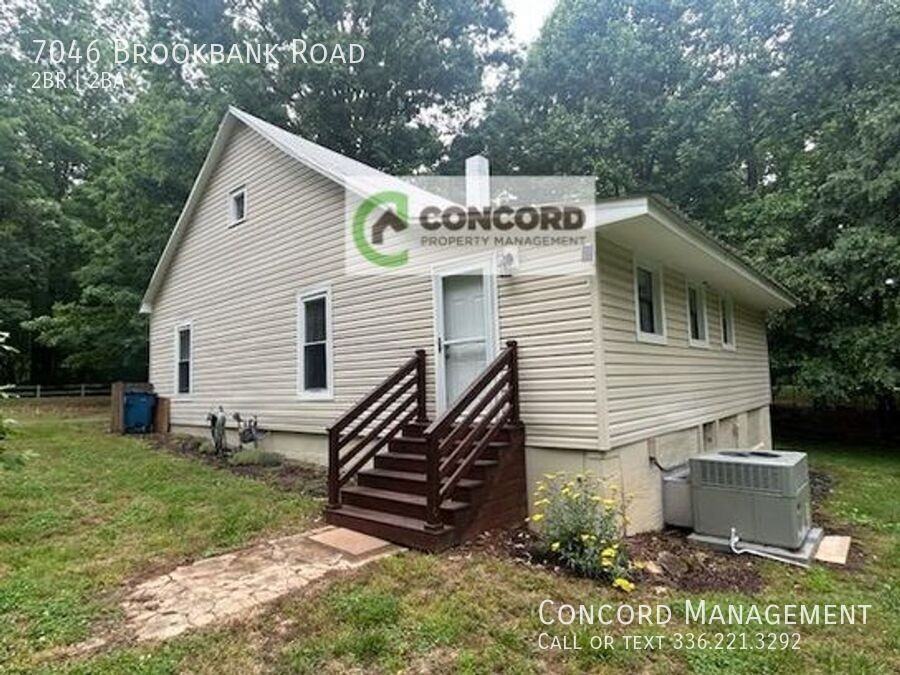 7046 Brookbank Rd - Photo 6 of 22