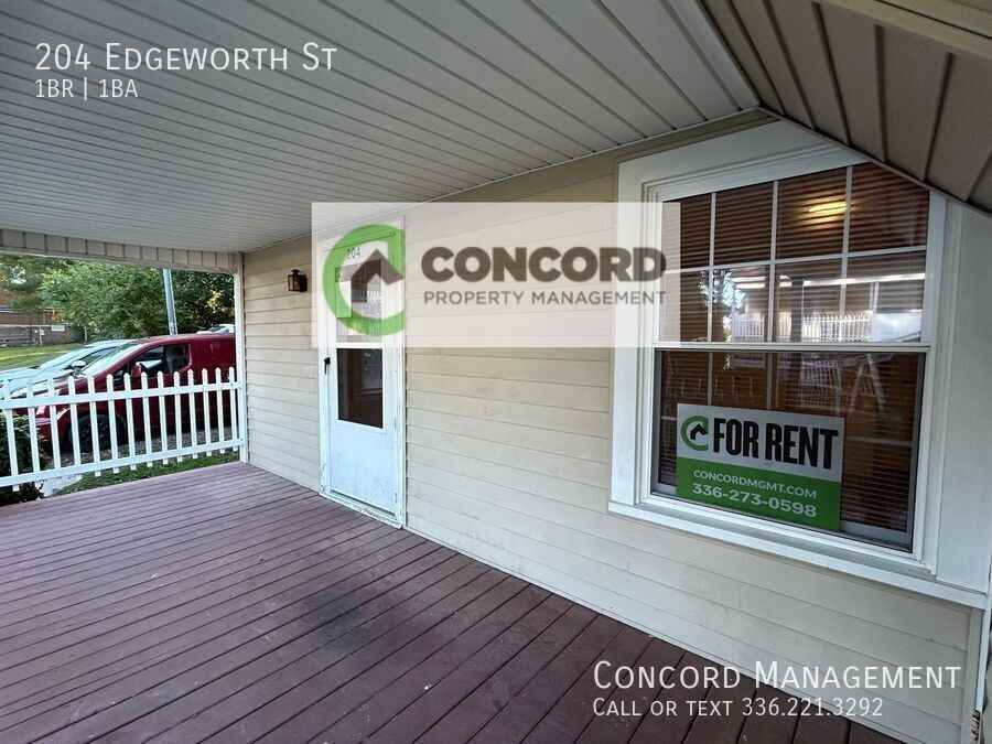 204 Edgeworth St - Photo 4 of 18