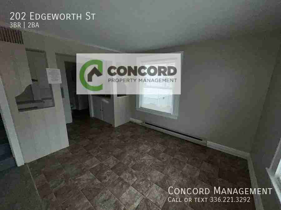 202 Edgeworth St - Photo 5 of 17