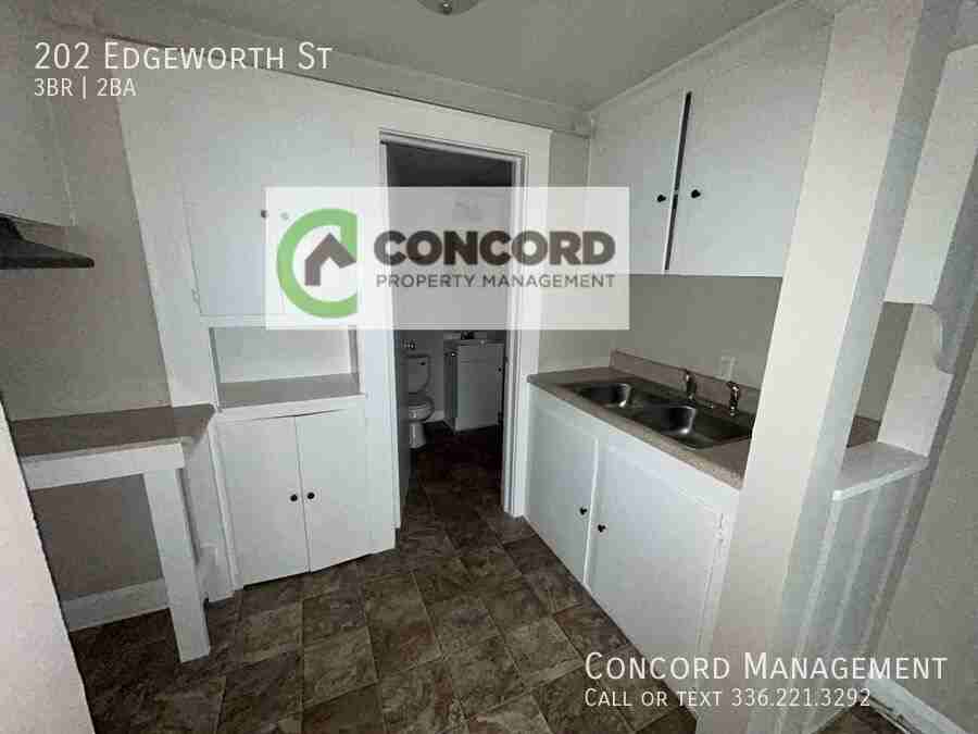 202 Edgeworth St - Photo 6 of 17