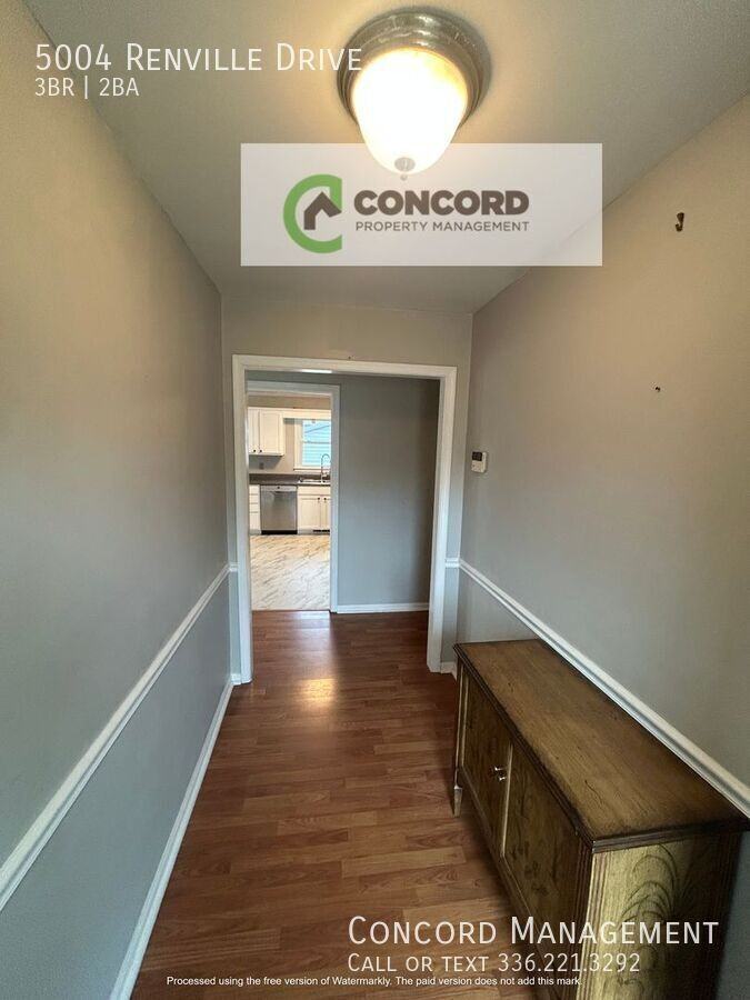 5004 Renville Dr - Photo 4 of 18