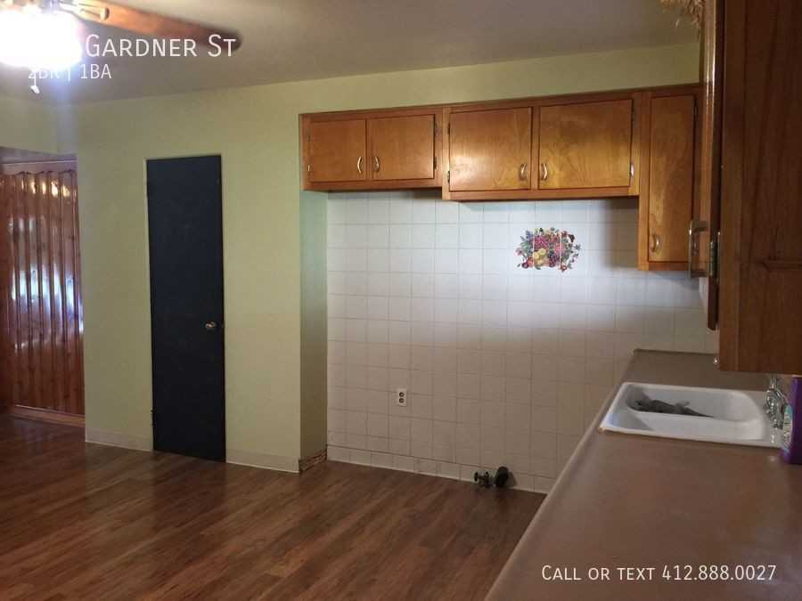 411 Gardner St - Photo 7 of 14