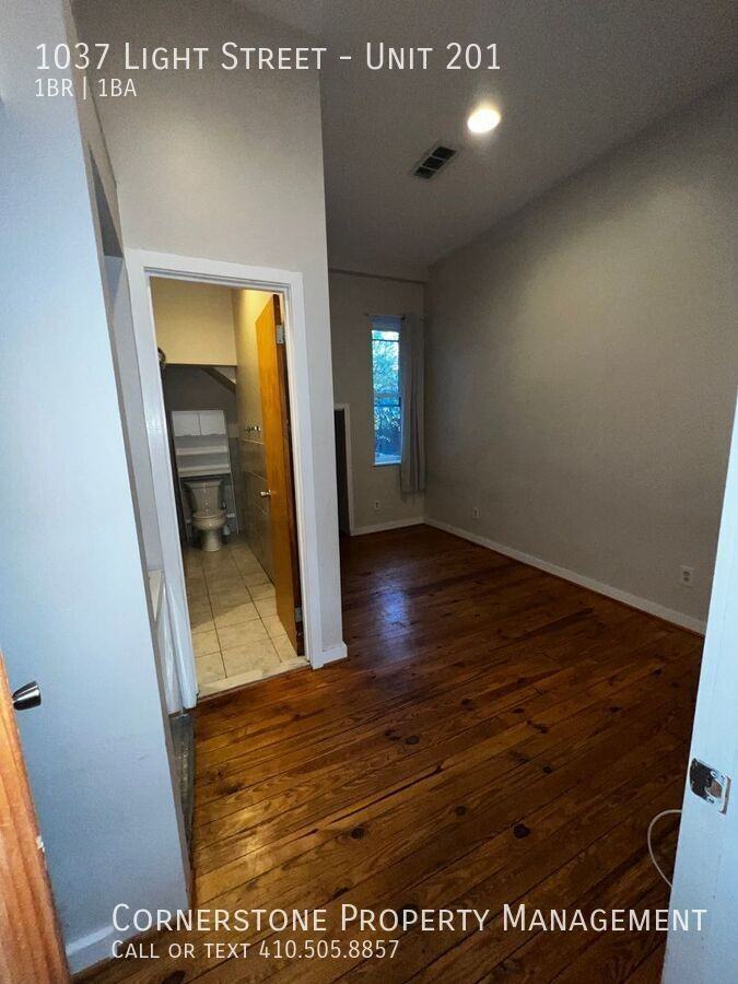 1037 Light St #201 - Photo 5 of 8