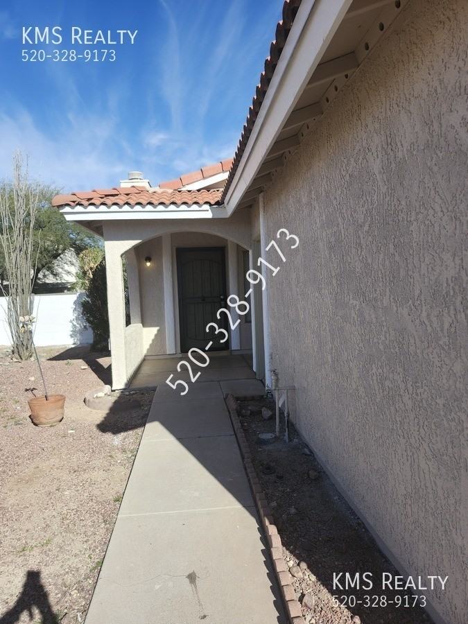 5218 W Wood Owl Dr - Photo 2 of 23