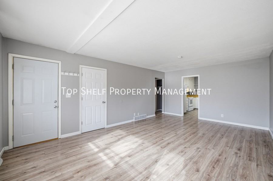 2427 Welbeck Rd - Photo 4 of 12