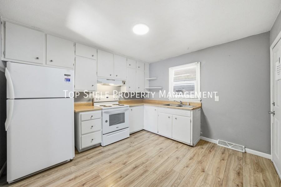 2427 Welbeck Rd - Photo 5 of 12