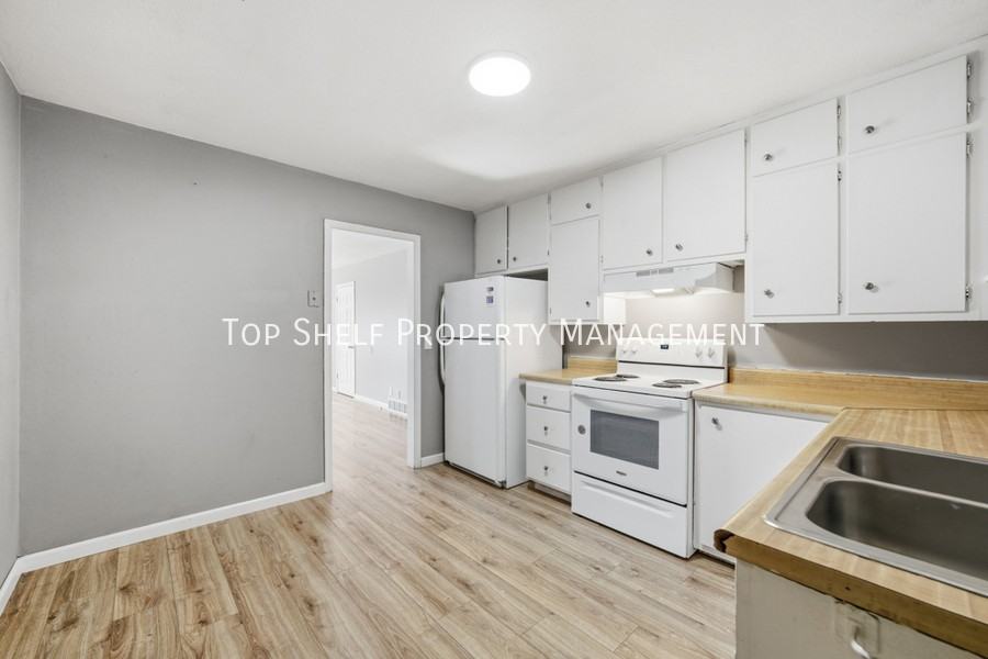 2427 Welbeck Rd - Photo 6 of 12