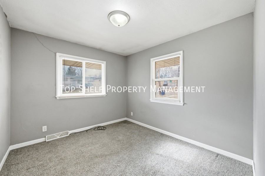 2427 Welbeck Rd - Photo 7 of 12