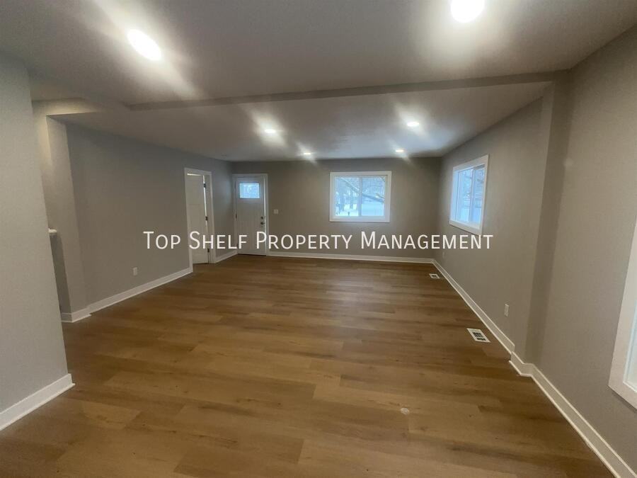 120 6th St - Photo 2 of 15