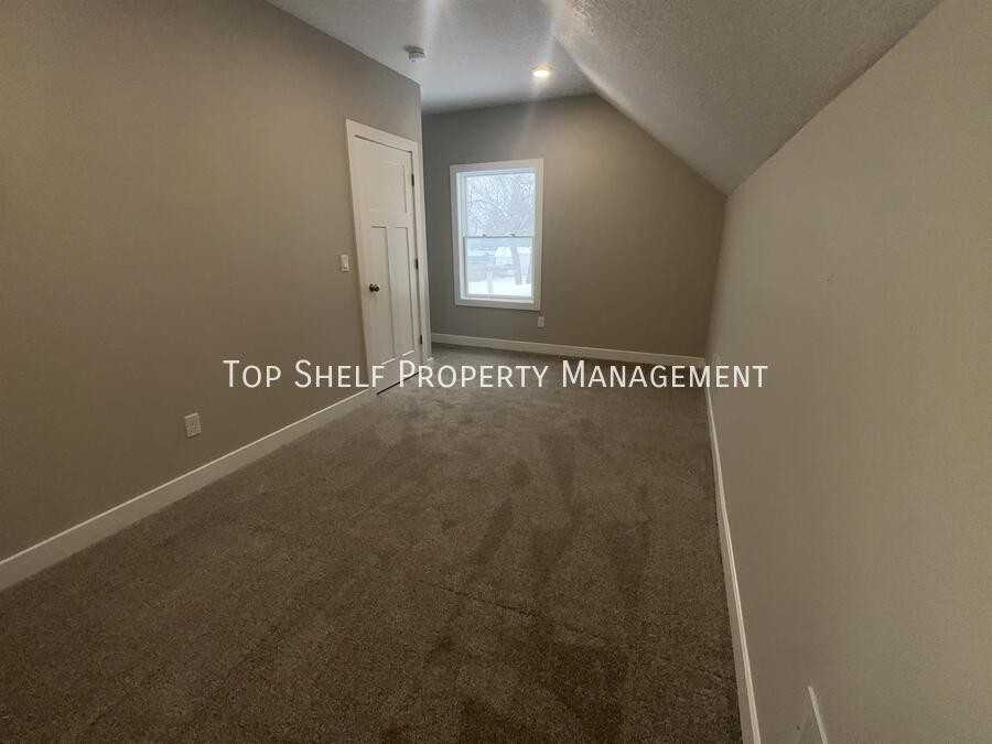 120 6th St - Photo 7 of 15