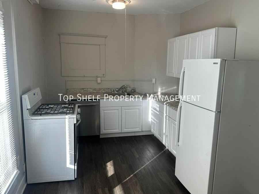 1152 27th St - Photo 3 of 12