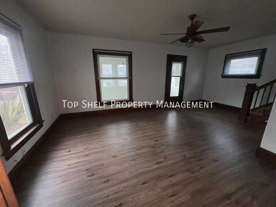 621 Oak Park Ave - Photo 2 of 14