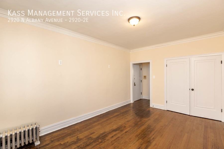 2920 N Albany Ave #2920-2E - Photo 2 of 9