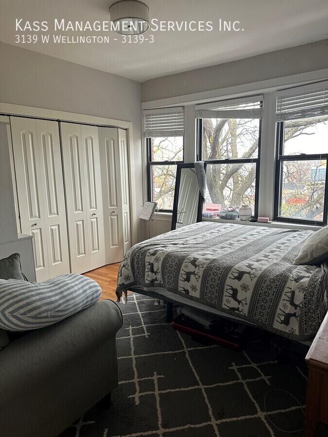 3139 W Wellington Ave #3139-3 - Photo 2 of 6