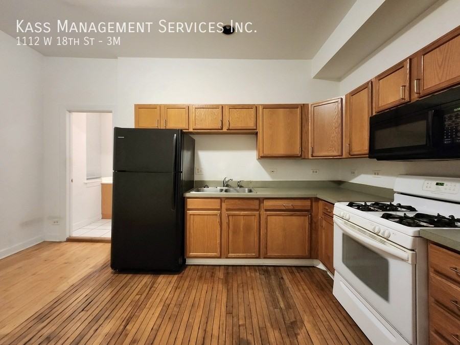 1112 W 18th St #3M - Photo 5 of 14