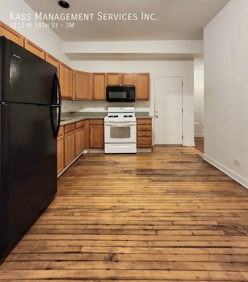 1112 W 18th St #3M - Photo 6 of 14