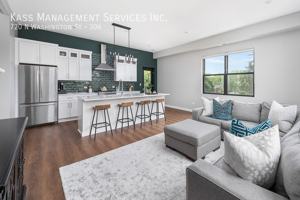 featured image of 720 N Washington St #306