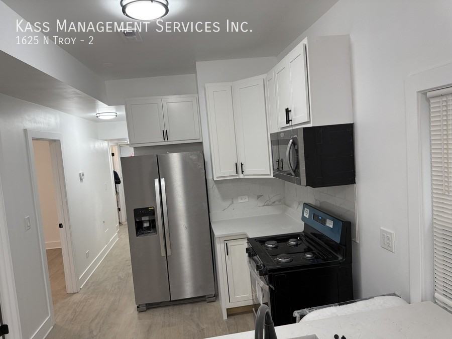 1625 N Troy St #2 - Photo 3 of 13