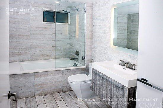 947 4th St #D - Photo 7 of 8