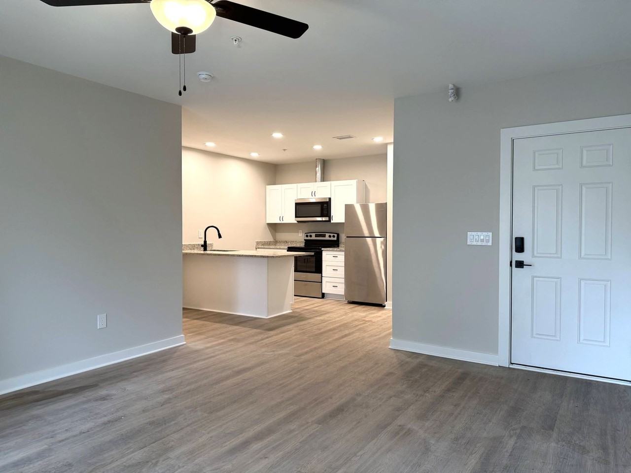 Columbia Rising - Photo 7 of 42