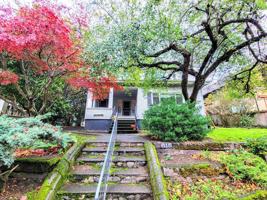 featured image of 815 15th Ave E #6