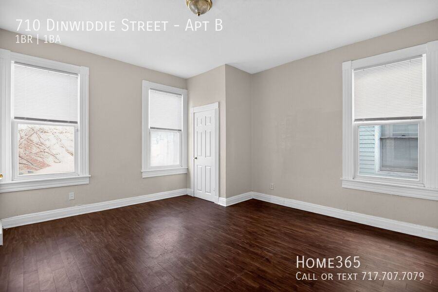 710 Dinwiddie St #B - Photo 2 of 23