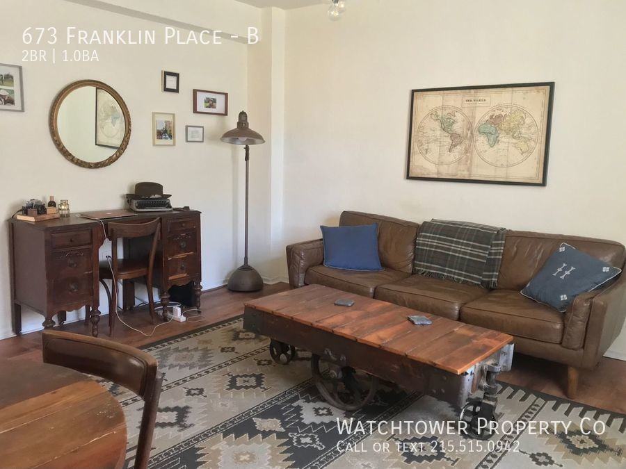 673 Franklin Pl #B - Photo 3 of 44