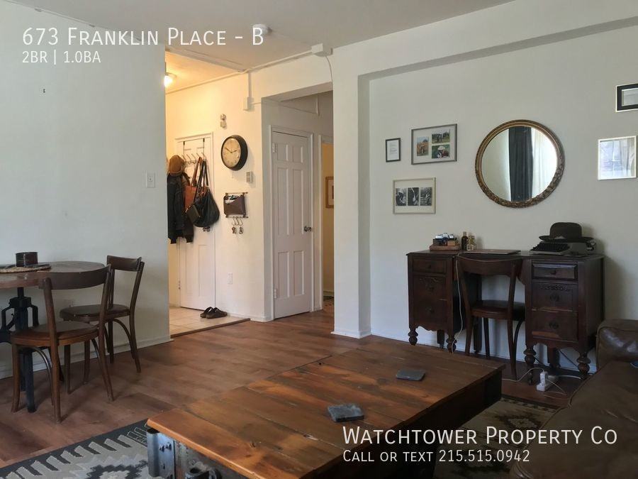 673 Franklin Pl #B - Photo 4 of 44