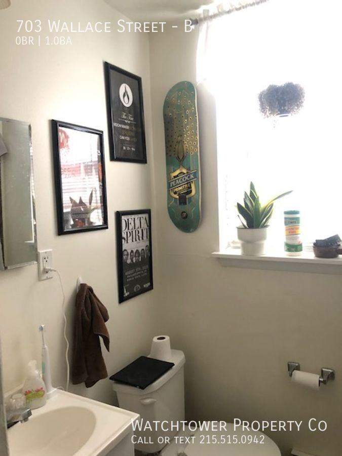 703 Wallace St #B - Photo 2 of 10