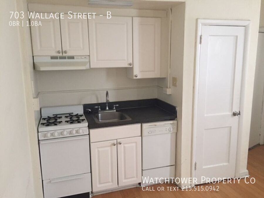 703 Wallace St #B - Photo 6 of 10