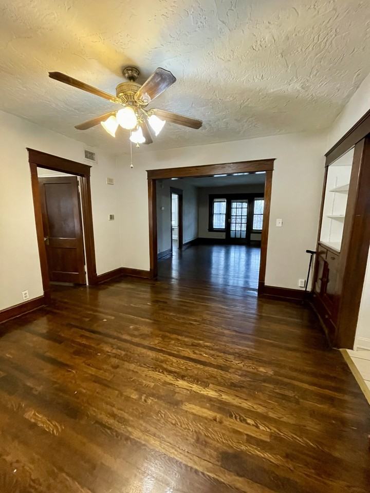 920 E 41st St Apt 2e #2E - Photo 3 of 18