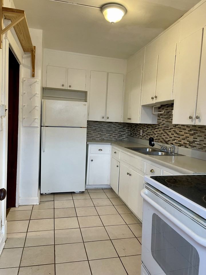 920 E 41st St Apt 2e #2E - Photo 4 of 18