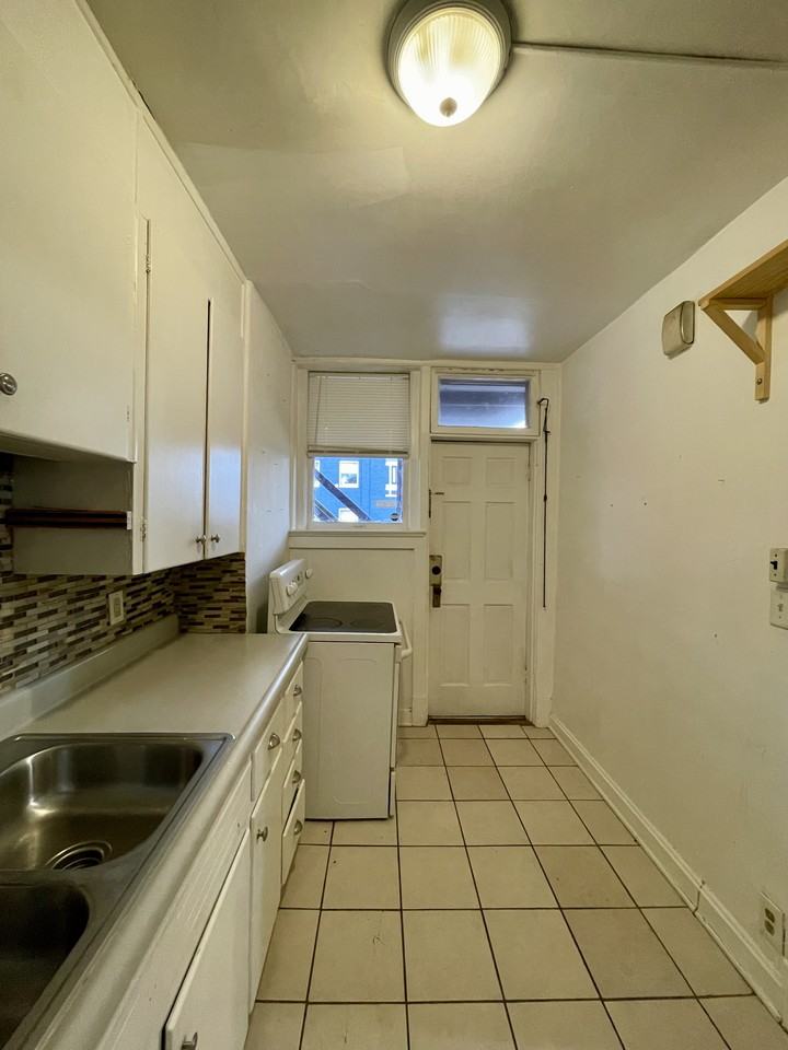 920 E 41st St Apt 2e #2E - Photo 6 of 18
