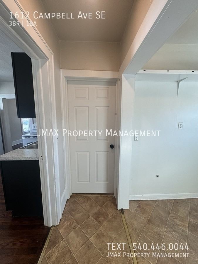 1612 Campbell Ave Se - Photo 6 of 12