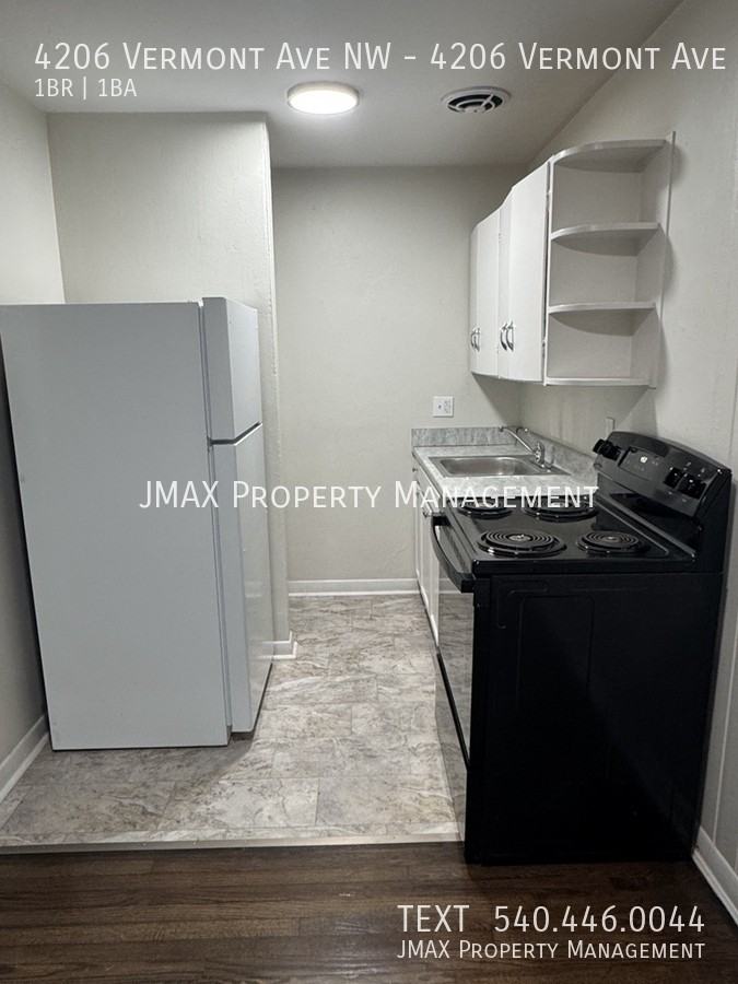 4206 Vermont Ave Nw - Photo 4 of 7