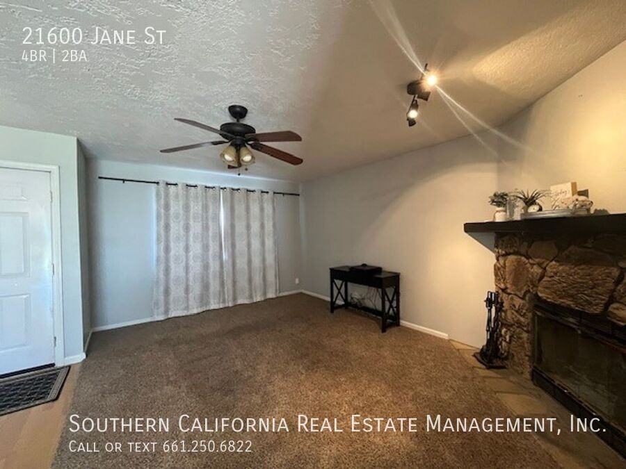 21600 Jane Ct - Photo 3 of 30