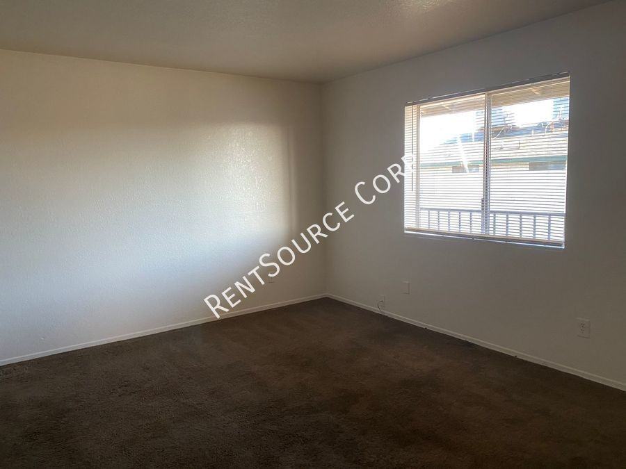 15582 L St #04 - Photo 3 of 19