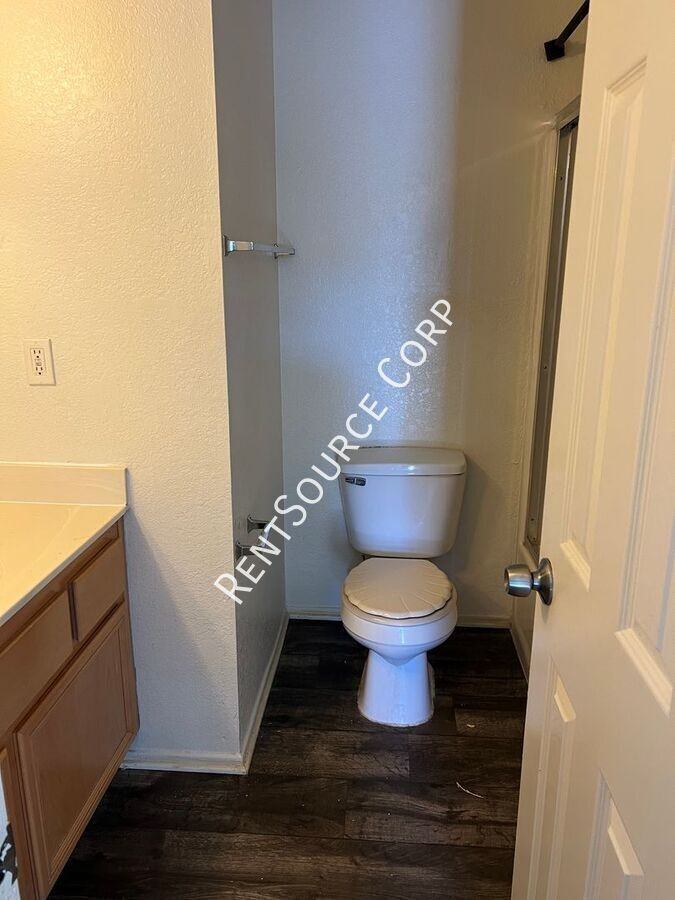 15582 L St #04 - Photo 7 of 19