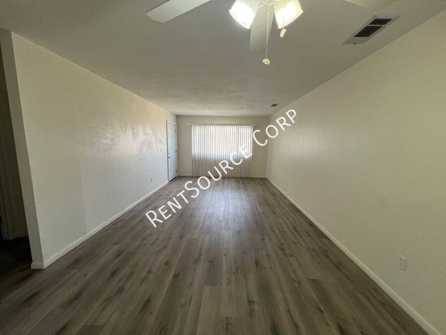 1131 Barstow Rd #B - Photo 5 of 25