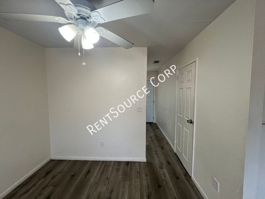 1131 Barstow Rd #B - Photo 6 of 25