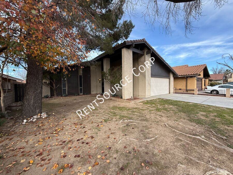 519 W Avenue J15 - Photo 2 of 23