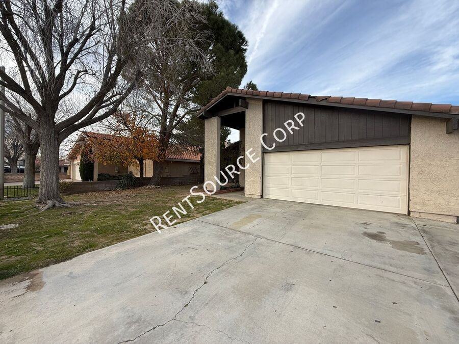 519 W Avenue J15 - Photo 3 of 23