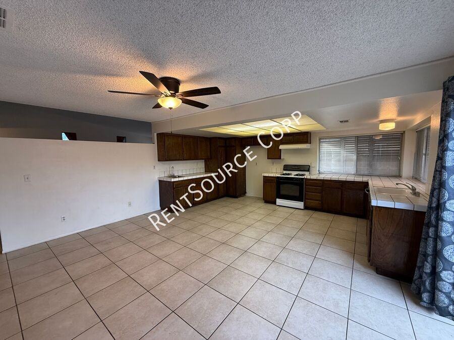 519 W Avenue J15 - Photo 7 of 23